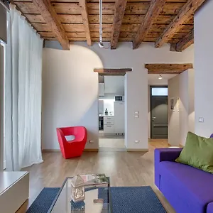 https://la-cortevecchia-20.it-lombardy.com